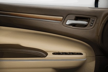 2012 Chrysler 300 Luxury Series 13