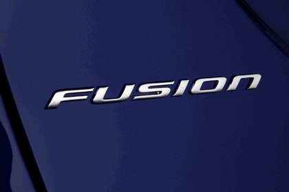 2012 Ford Fusion Hybrid 8