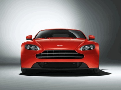 2012 Aston Martin V8 Vantage coupé 3
