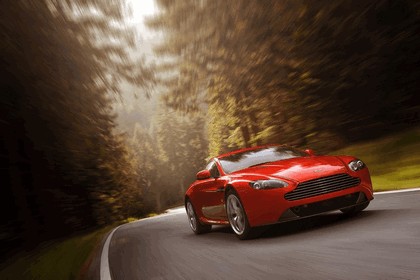 2012 Aston Martin V8 Vantage coupé 23
