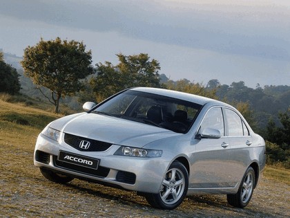 2003 Honda Accord sedan 13