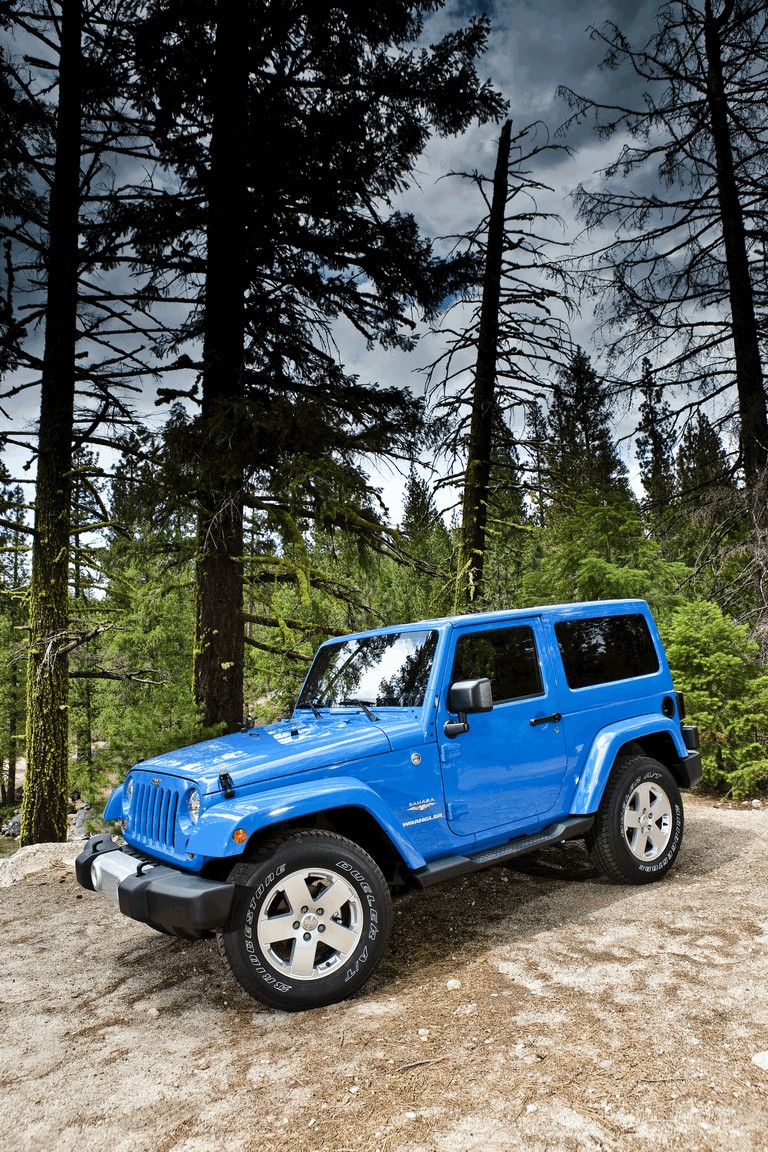 2012 Jeep Wrangler Sahara 344628