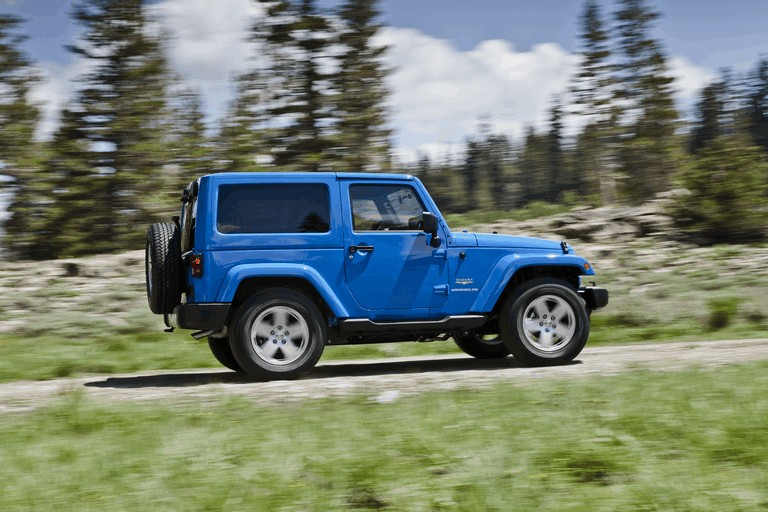 2012 Jeep Wrangler Sahara 344629