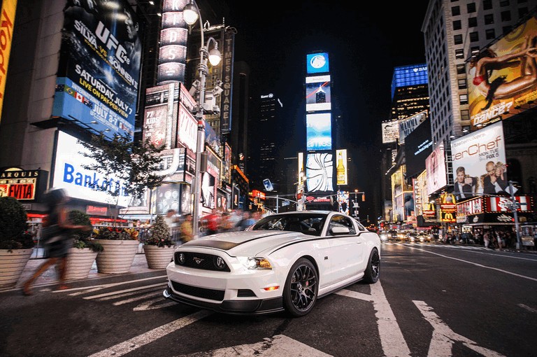 2013 Ford Mustang by RTR 353819