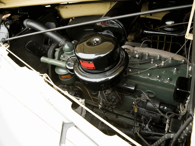 1941 Packard 180 Super Eight convertible Victoria by Darrin 370071