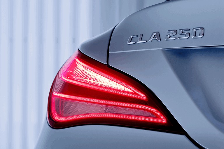 2013 Mercedes-Benz CLA250 Edition 1 377723