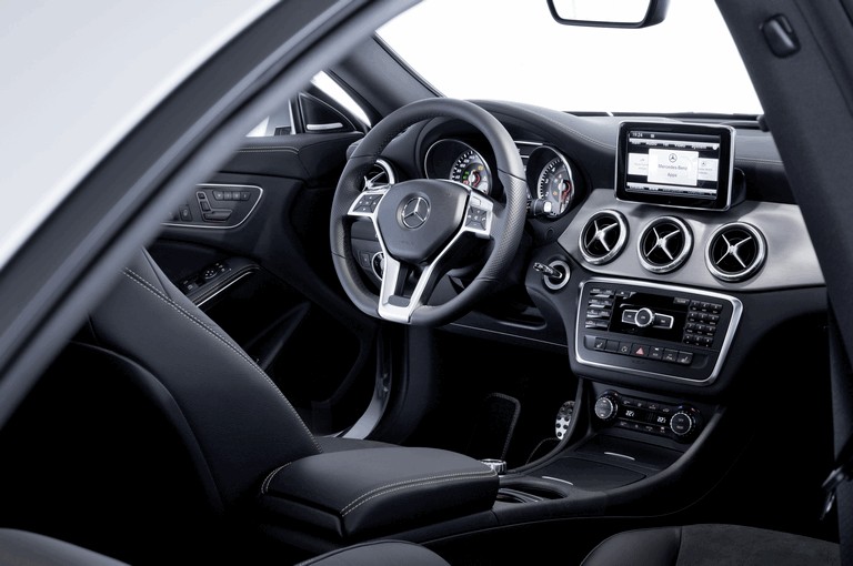 2013 Mercedes-Benz CLA250 Edition 1 377734
