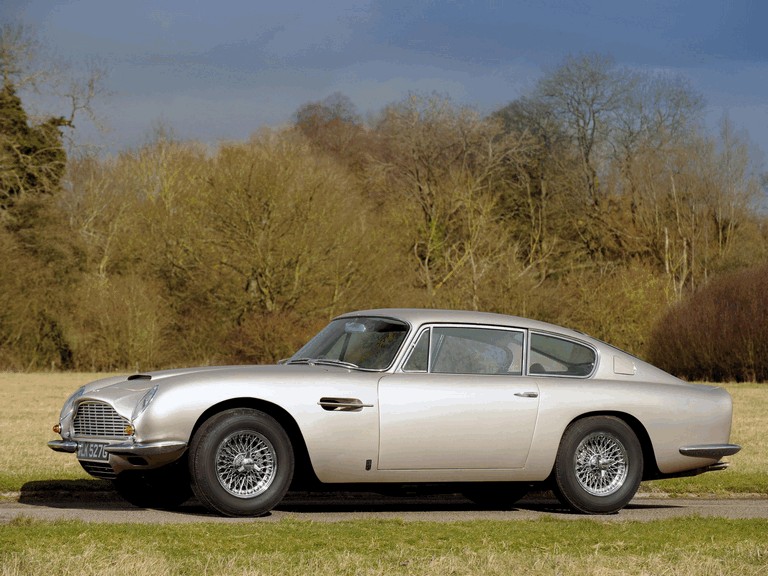 1965 Aston Martin DB6 - UK version 383580