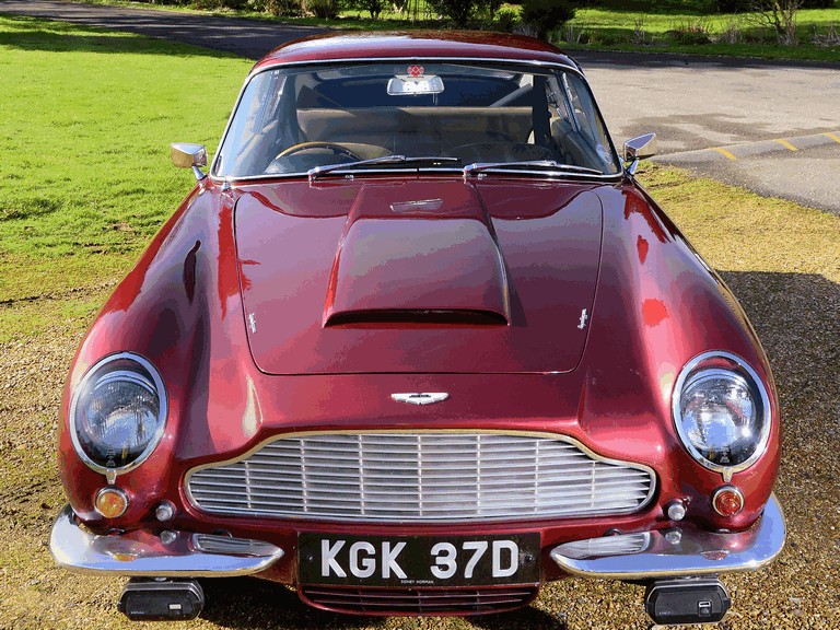 1965 Aston Martin DB6 - UK version 383587