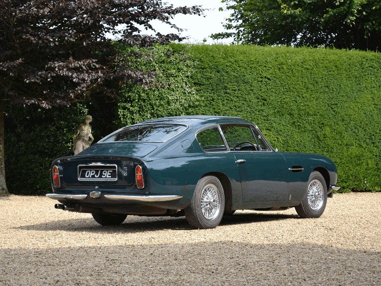 1965 Aston Martin DB6 - UK version 383597