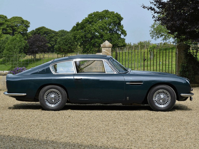 1965 Aston Martin DB6 - UK version 383600
