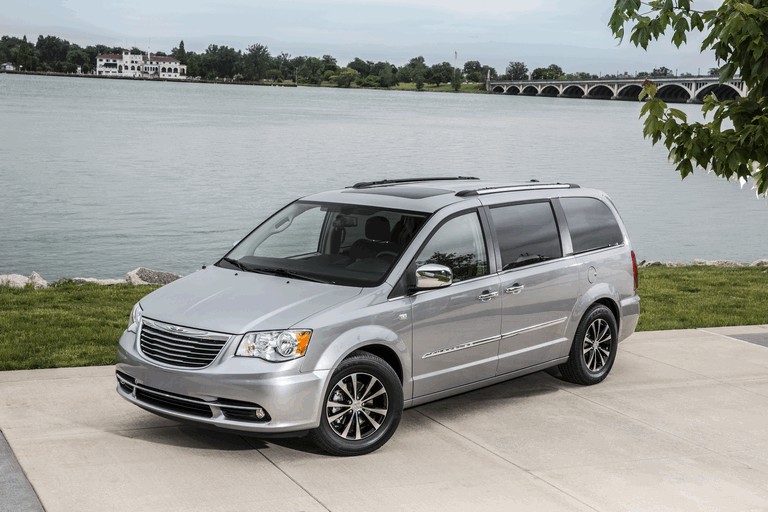 2014 Chrysler Town & Country 30th Anniversary Edition 398744