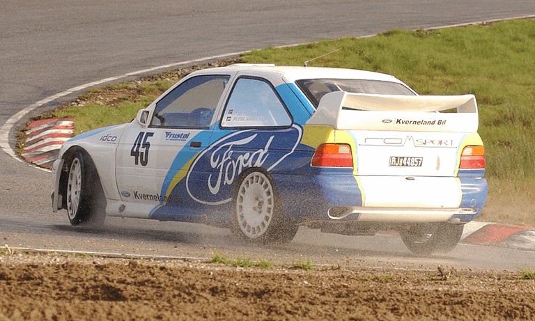 1992 Ford Escort RS Cosworth rally 195795