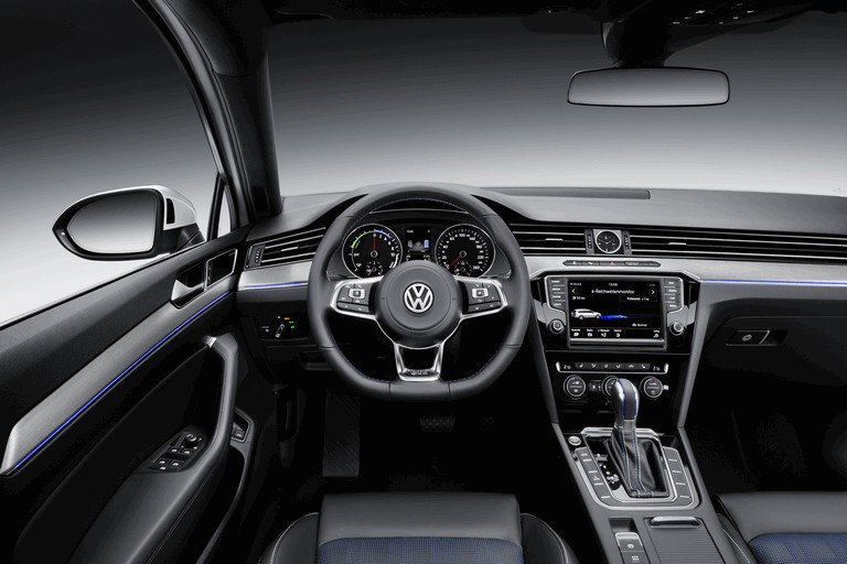 2014 Volkswagen Passat GTE 418992