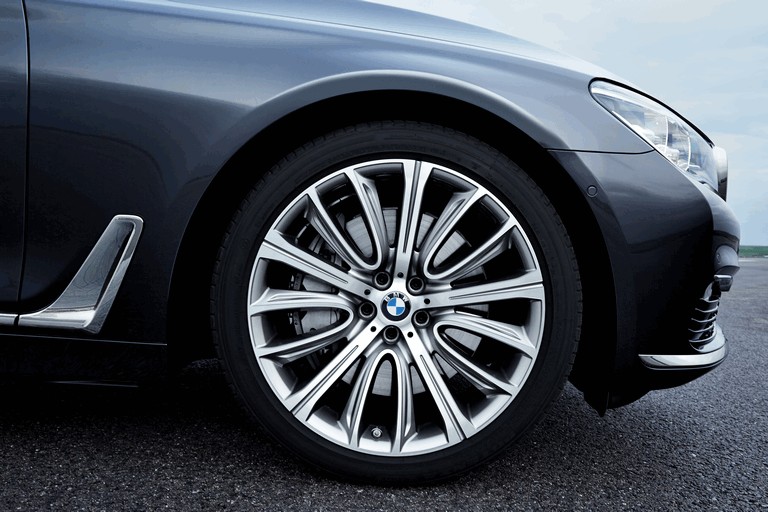 2015 BMW 750Li xDrive 429451