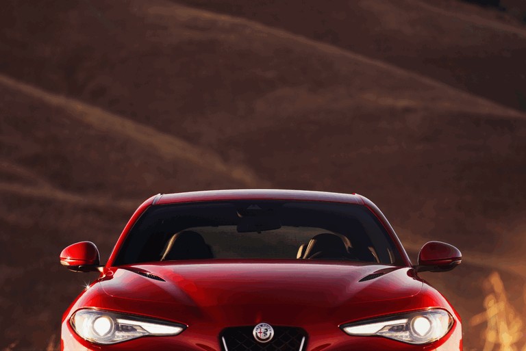 2015 Alfa Romeo Giulia Quadrifoglio - USA version 439312