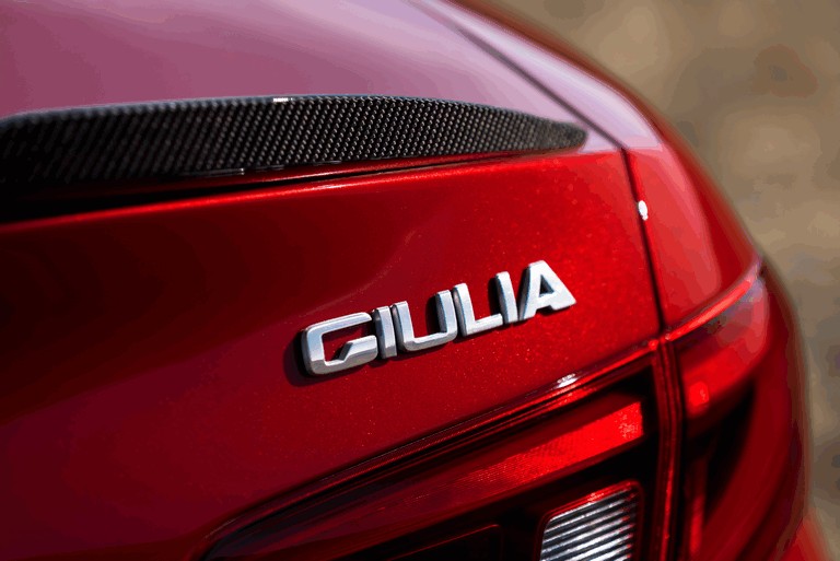 2015 Alfa Romeo Giulia Quadrifoglio - USA version 439330