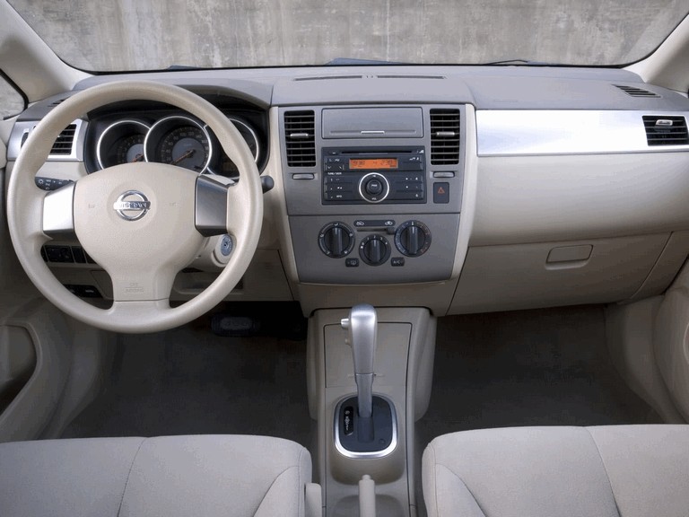 2007 Nissan Versa hatchback 224291