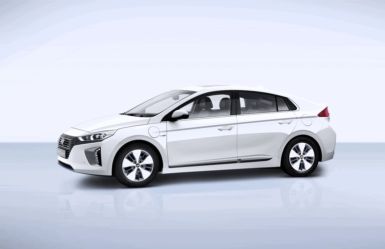 2016 Hyundai Ionic Plug-in concept 443456
