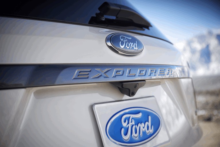 2017 Ford Explorer XLT Sport 450342