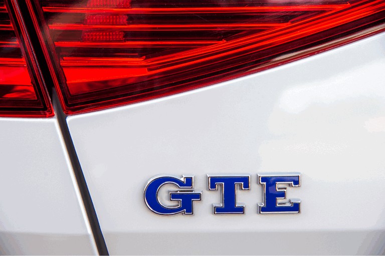 2017 Volkswagen Passat GTE - UK version 450362