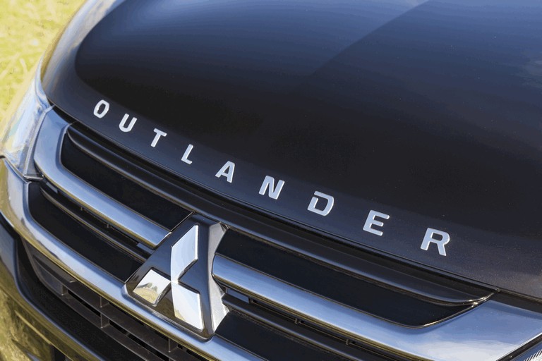 2016 Mitsubishi Outlander PHEV Juro - UK version 456159