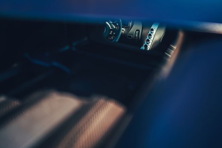 2018 Bugatti Divo 617817