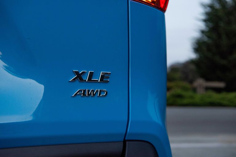 2019 Toyota RAV4 XLE AWD Premium - Blue flame 520769