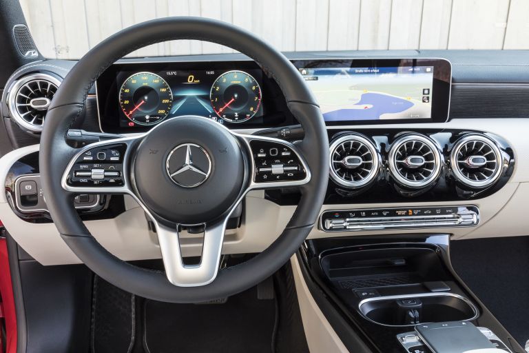 2019 Mercedes-Benz CLA 200 543815