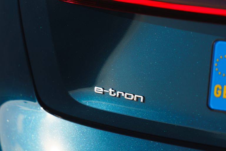 2019 Audi e-Tron - UK version 544879