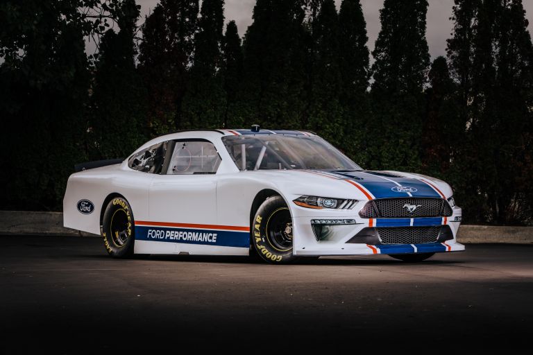 2019 Ford Mustang NASCAR Xfinity series 556296