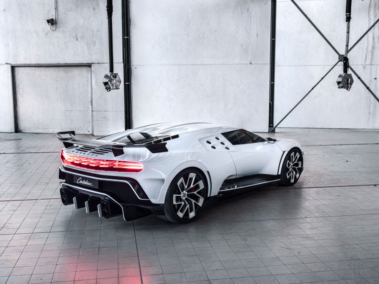 2020 Bugatti Centodieci 559185