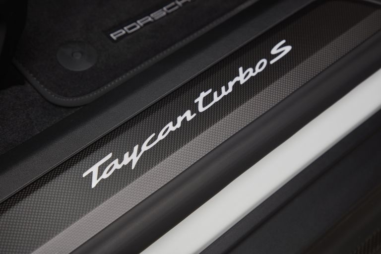 2020 Porsche Taycan turbo S 563561