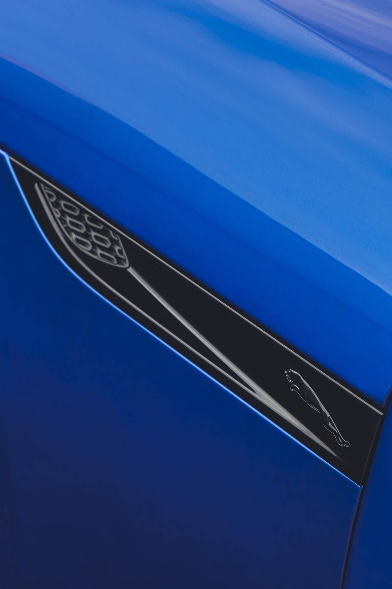 2021 Jaguar F-Type R 570989