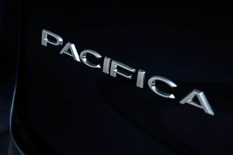 2021 Chrysler Pacifica Pinnacle 576618