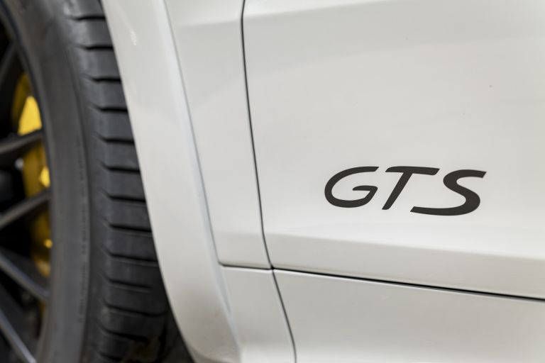 2020 Porsche Cayenne GTS 589514