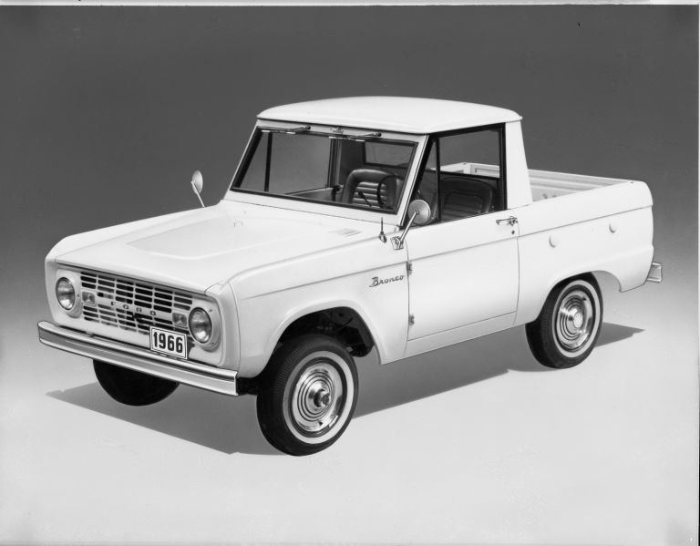 1966 Ford Bronco pickup 592430