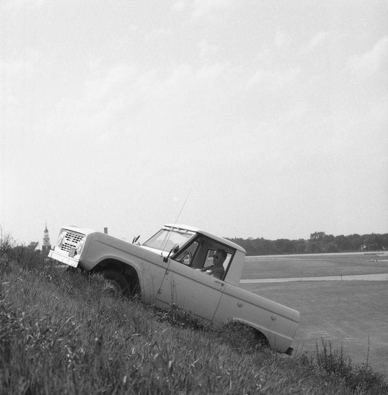 1966 Ford Bronco pickup 592463