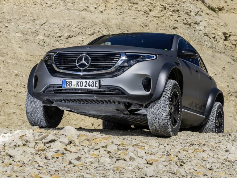 2020 Mercedes-Benz EQC 4x4-2 concept 605235