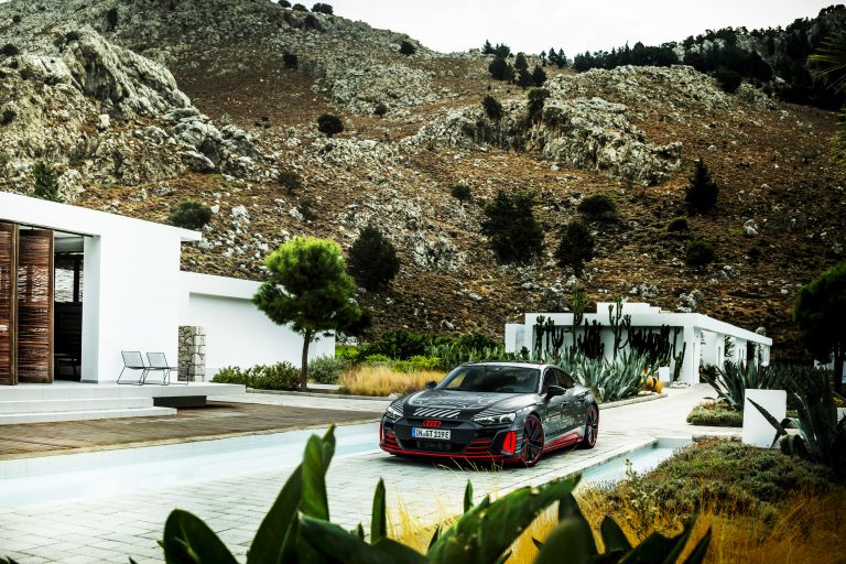 2020 Audi RS e-tron GT prototype 608566