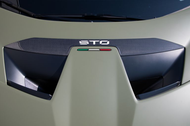 2021 Lamborghini Huracán STO 639150