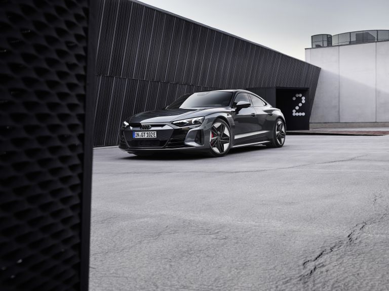 2022 Audi RS e-tron GT 620930