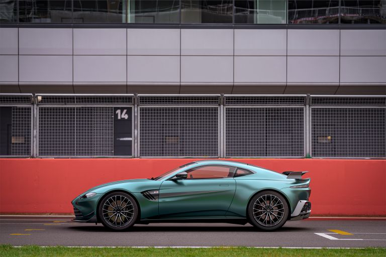 2021 Aston Martin Vantage F1 Edition 625169
