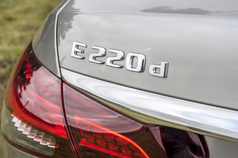 2021 Mercedes-Benz E 220 d - UK version 630481