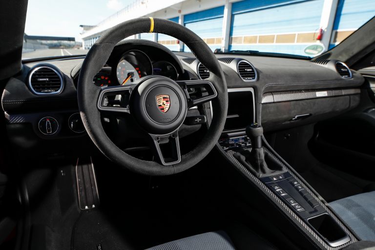 2022 Porsche 718 Cayman GT4 RS 663754