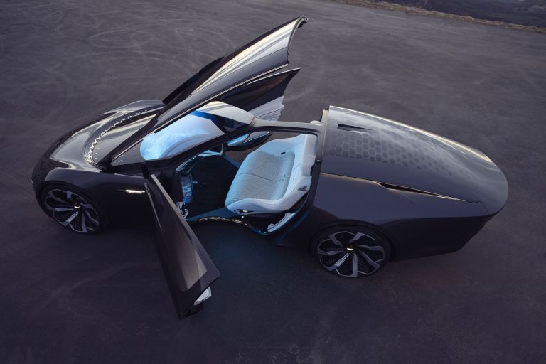 2022 Cadillac InnerSpace Autonomous concept 658098
