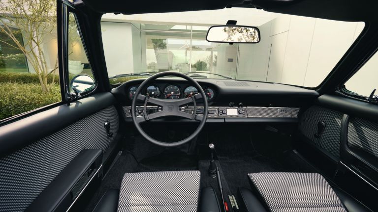 1972 Porsche 911 ( 911 ) S 2.4 Targa ( restored in 2022 by Porsche Classic ) 659693