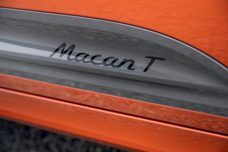 2022 Porsche Macan T 668146