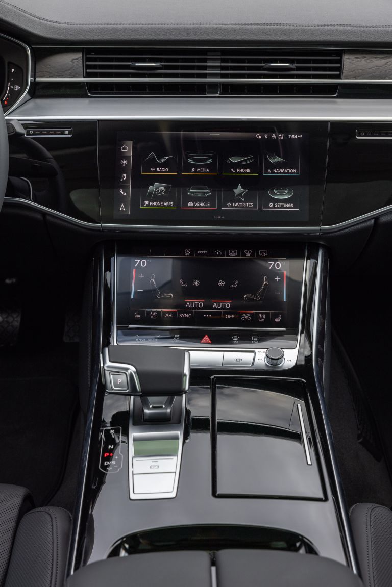 2022 Audi A8 L - USA version 673164