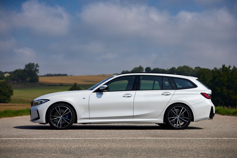 2023 BMW 320d ( G21 ) touring - Free high resolution car images
